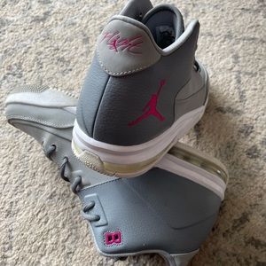 9.5y Grey & Pink Jordan’s (women’s 11)!